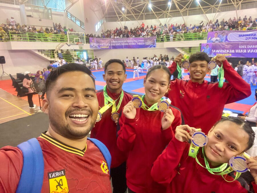 Thumbnail Empat Mahasiswa Untad Raih Medali di Kejuaraan Karate Piala Komandan Kodiklatal 2025